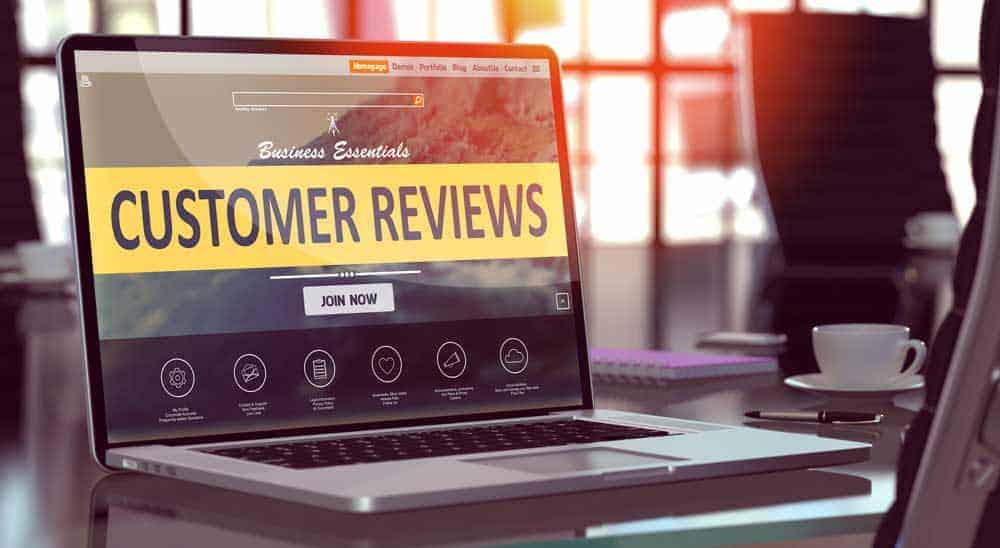 website showing customers reviews as social proof